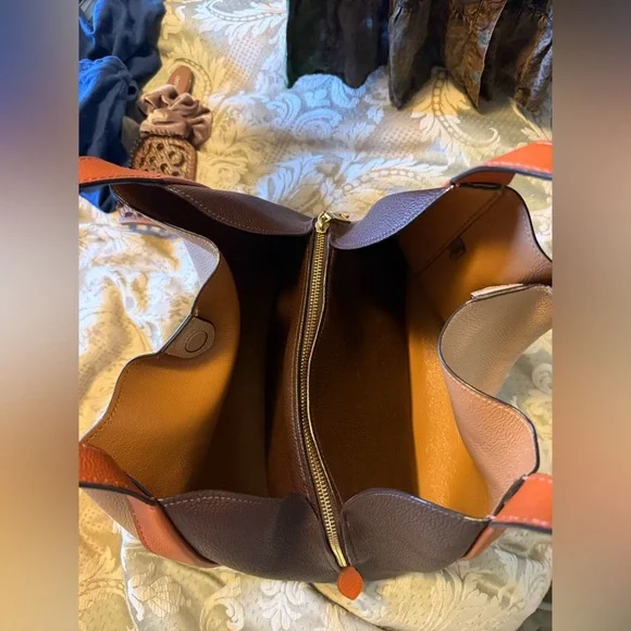 Coach Two-Tone Tan and Brown Shoulder Bag - Picture 6 of 11